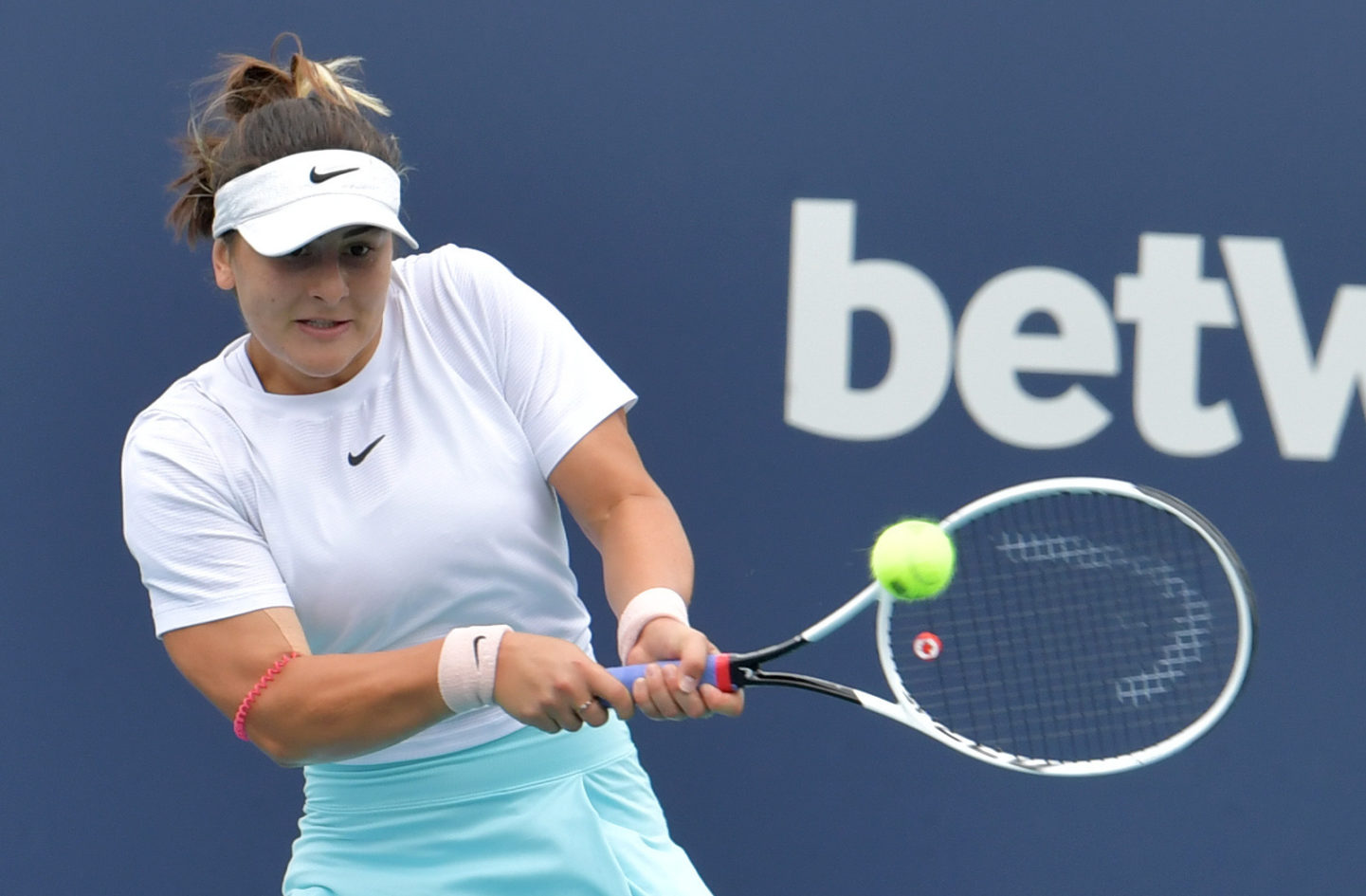 Andreescu falls in Wimbledon first round, Shapovalov gets free pass