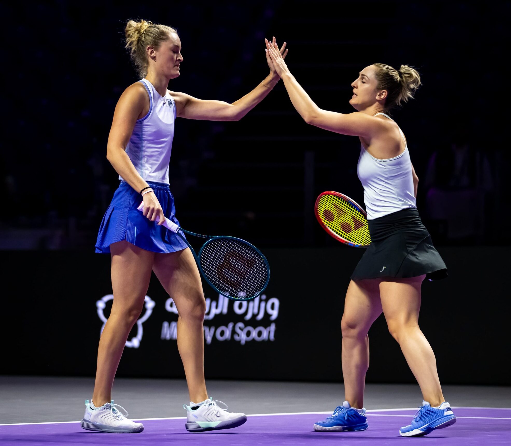 Dabrowski and Routliffe save match point, win again at WTA Finals – Tennis Canada