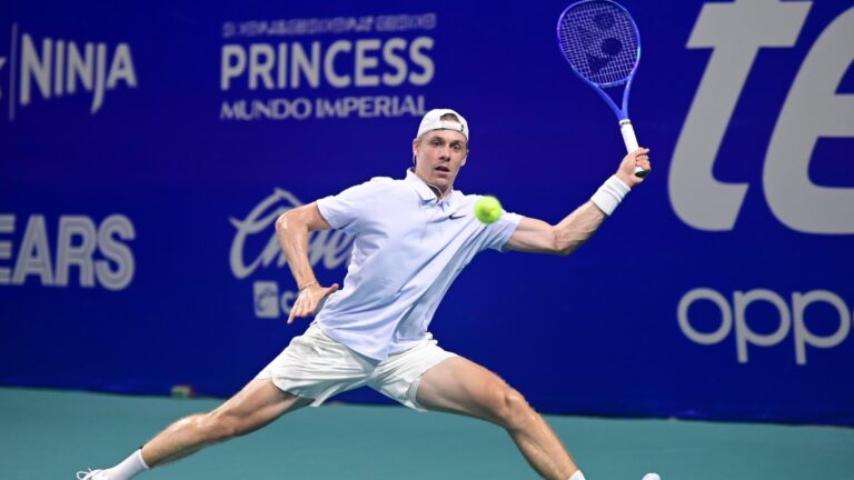 Denis Shapovalov winds up to hit a forehand in Acapulco.